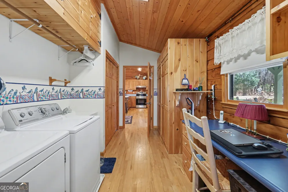 437 Highpoint DR Scaly Mountain, NC 28775