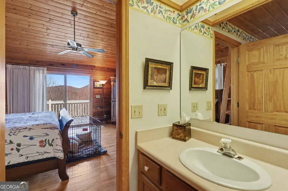 437 Highpoint DR Scaly Mountain, NC 28775
