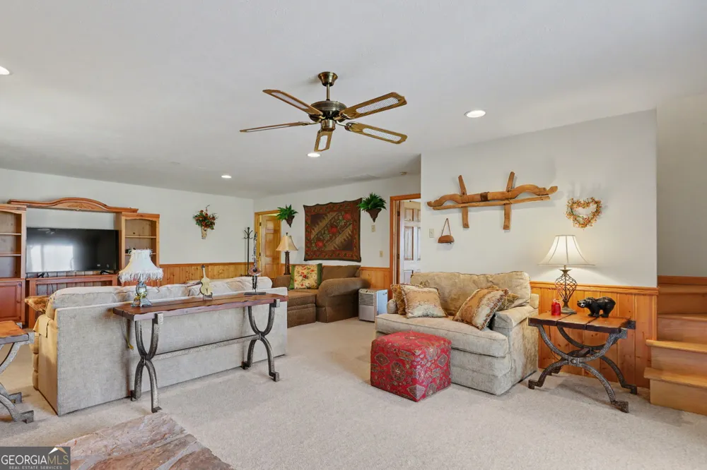 437 Highpoint DR Scaly Mountain, NC 28775