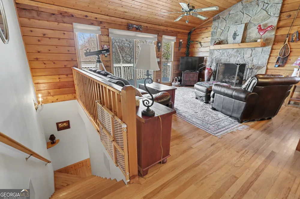 437 Highpoint DR Scaly Mountain, NC 28775