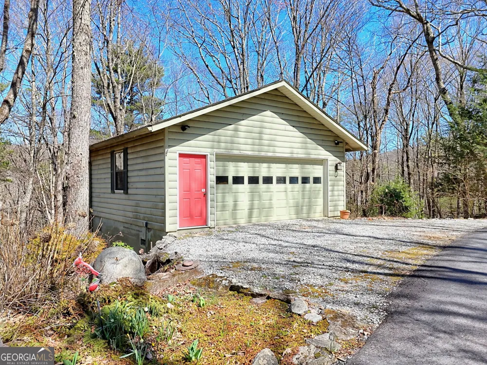 437 Highpoint DR Scaly Mountain, NC 28775