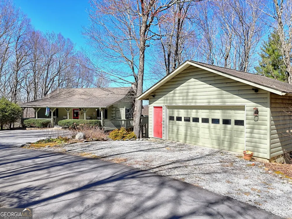 437 Highpoint DR Scaly Mountain, NC 28775
