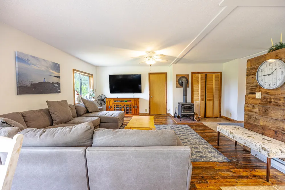 48798 Pansy Landing Road Sandstone, MN 55072