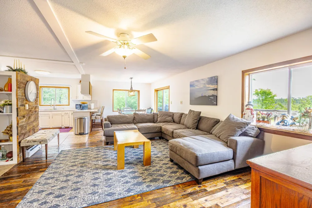 48798 Pansy Landing Road Sandstone, MN 55072