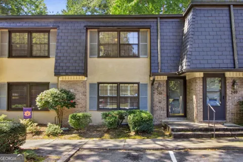 248 Triumph DR NW