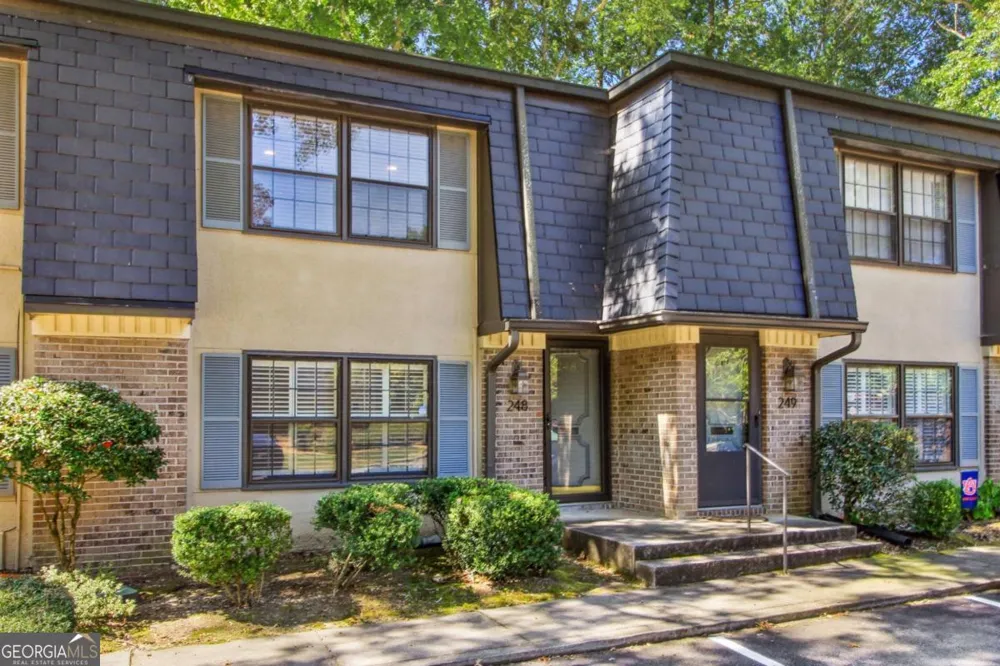 248 Triumph DR NW Atlanta, GA 30327