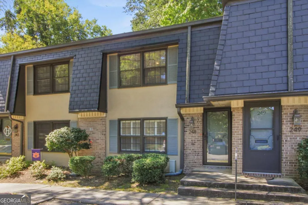 248 Triumph DR NW Atlanta, GA 30327