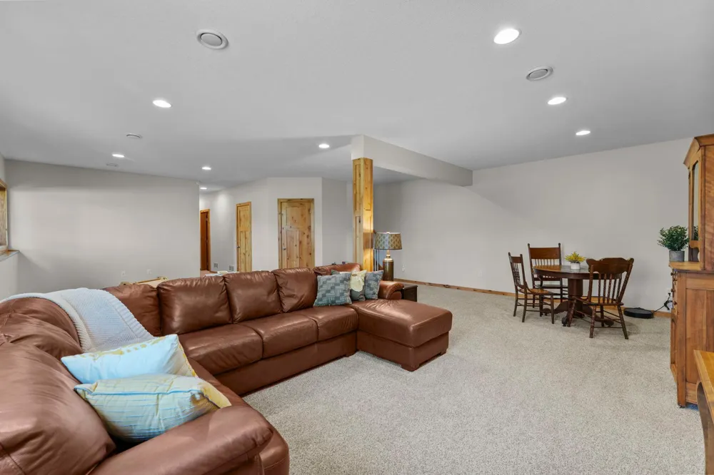 10697 106th Avenue Hanover, MN 55341