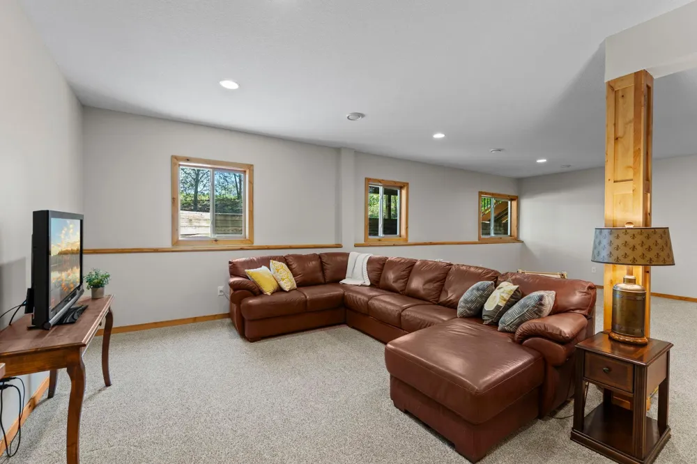 10697 106th Avenue Hanover, MN 55341