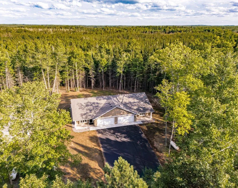 3138 Maple Drive Cloquet, MN 55720