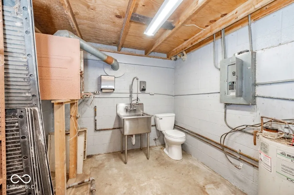 9161 Raider Road Middletown, IN 47356