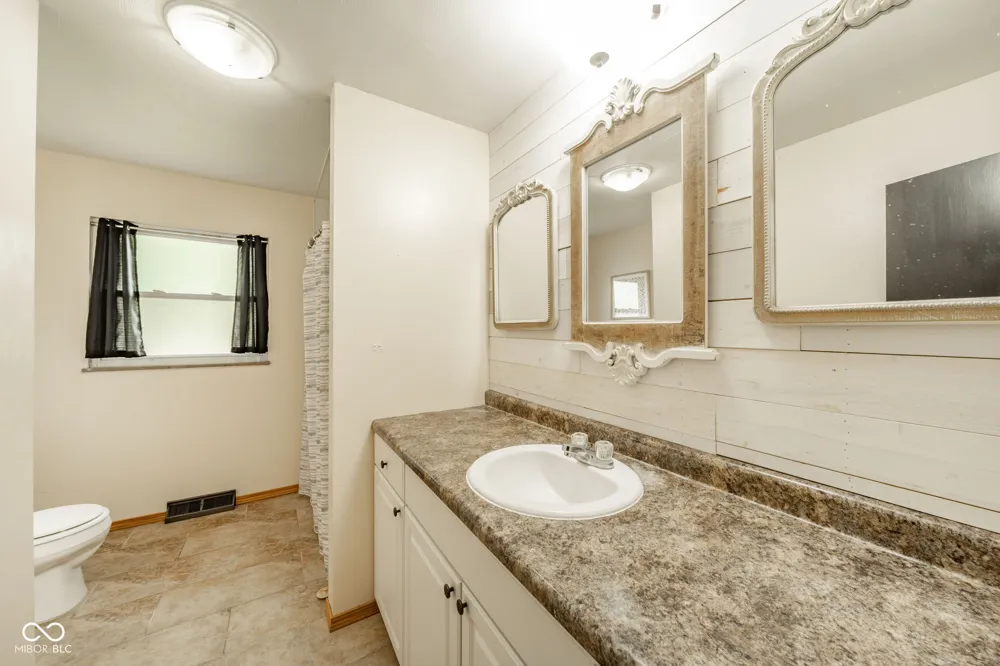 9161 Raider Road Middletown, IN 47356