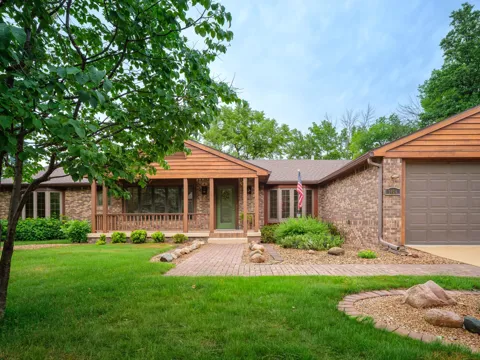 1404 Woodland Drive SW