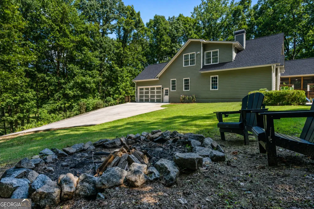 1816 Yorkshire DR Woodstock, GA 30189