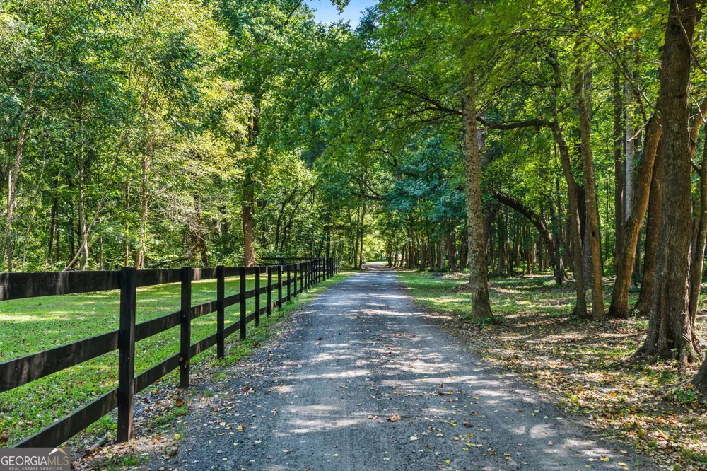 1816 Yorkshire DR Woodstock, GA 30189