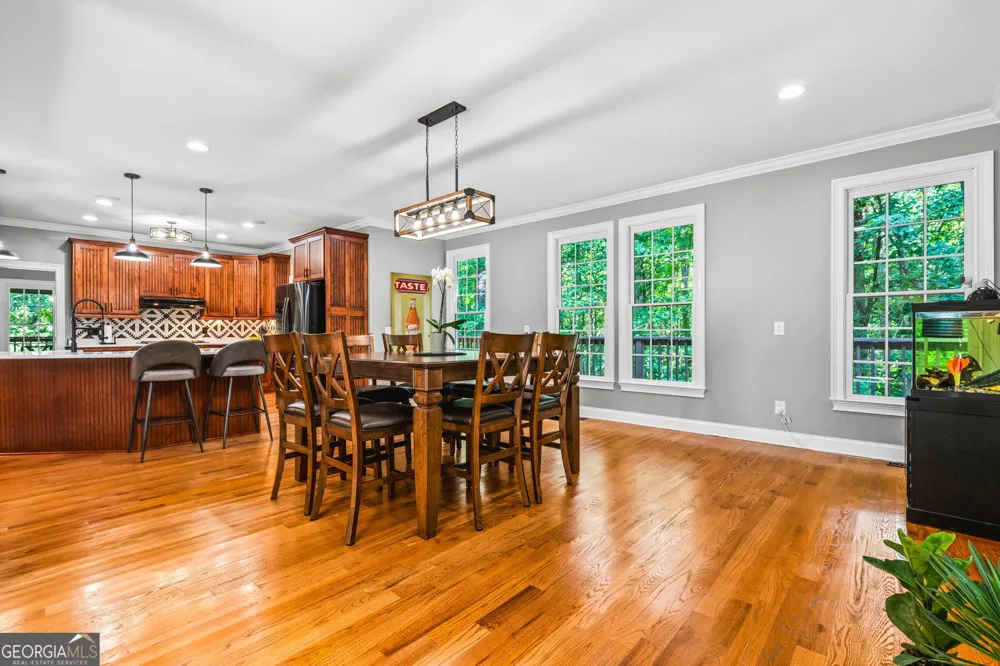1816 Yorkshire DR Woodstock, GA 30189