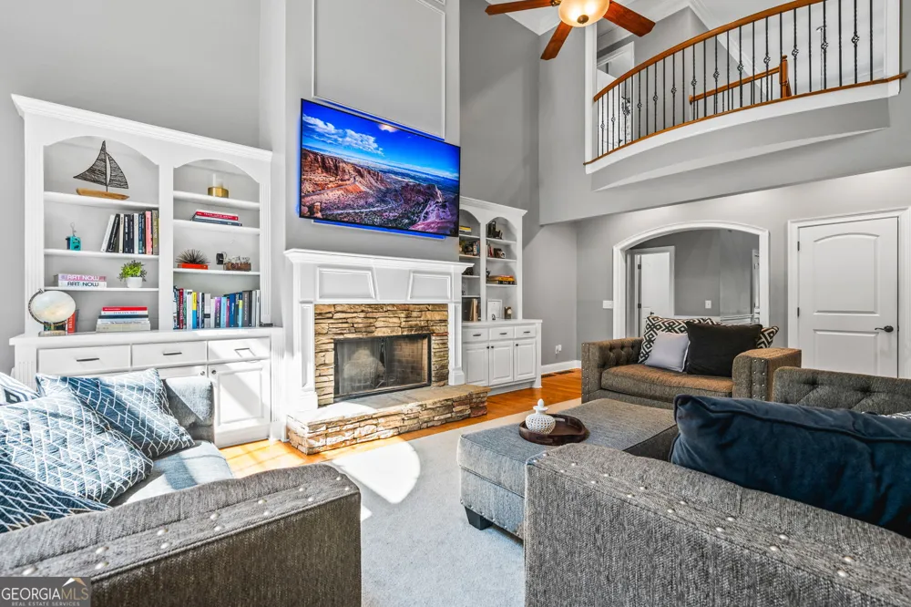 1816 Yorkshire DR Woodstock, GA 30189