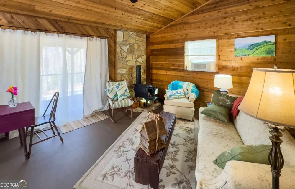 526 Garland Ridge DR Hayesville, NC 28904