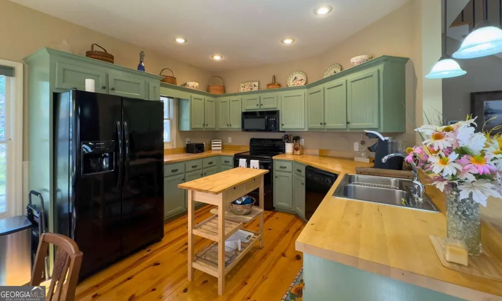 526 Garland Ridge DR Hayesville, NC 28904