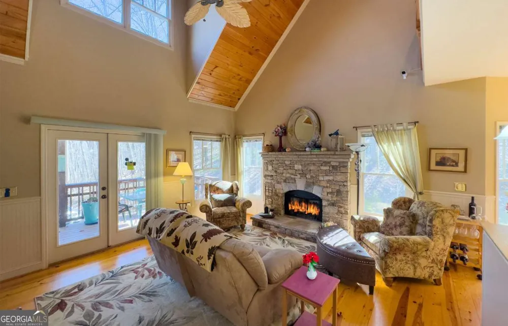 526 Garland Ridge DR Hayesville, NC 28904