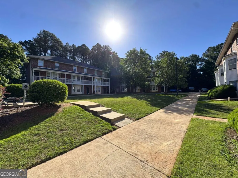 1850 Cedar Shoals DR Athens, GA 30605