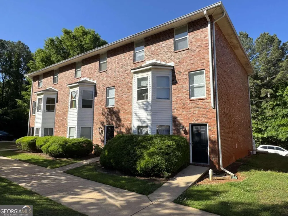 1850 Cedar Shoals DR Athens, GA 30605