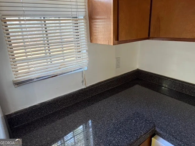 2060 Lenoa LN Austell, GA 30106