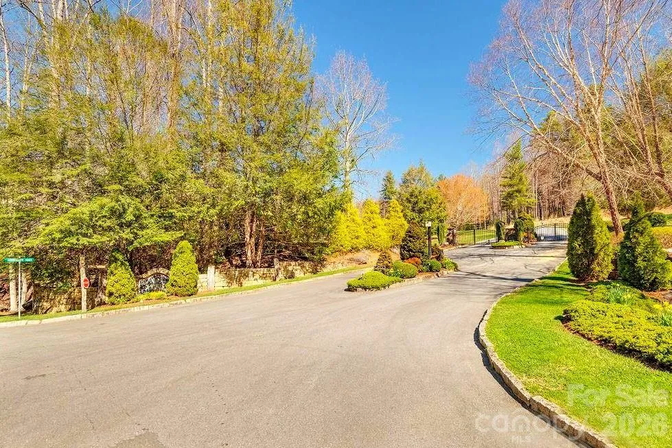 9999 Red Bud Lane #13 Laurel Park, NC 28739
