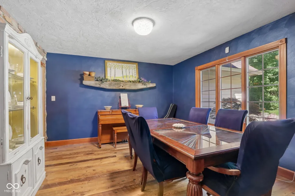 397 E 1650 Summitville, IN 46070