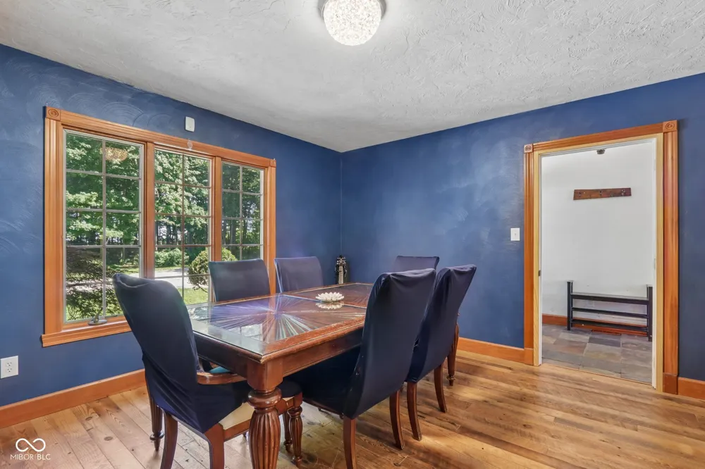 397 E 1650 Summitville, IN 46070