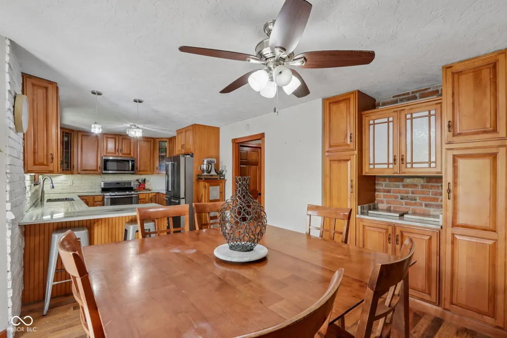 397 E 1650 Summitville, IN 46070