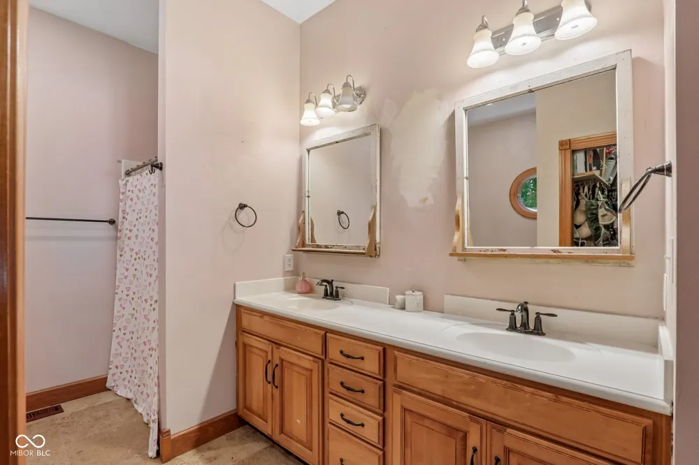 397 E 1650 Summitville, IN 46070