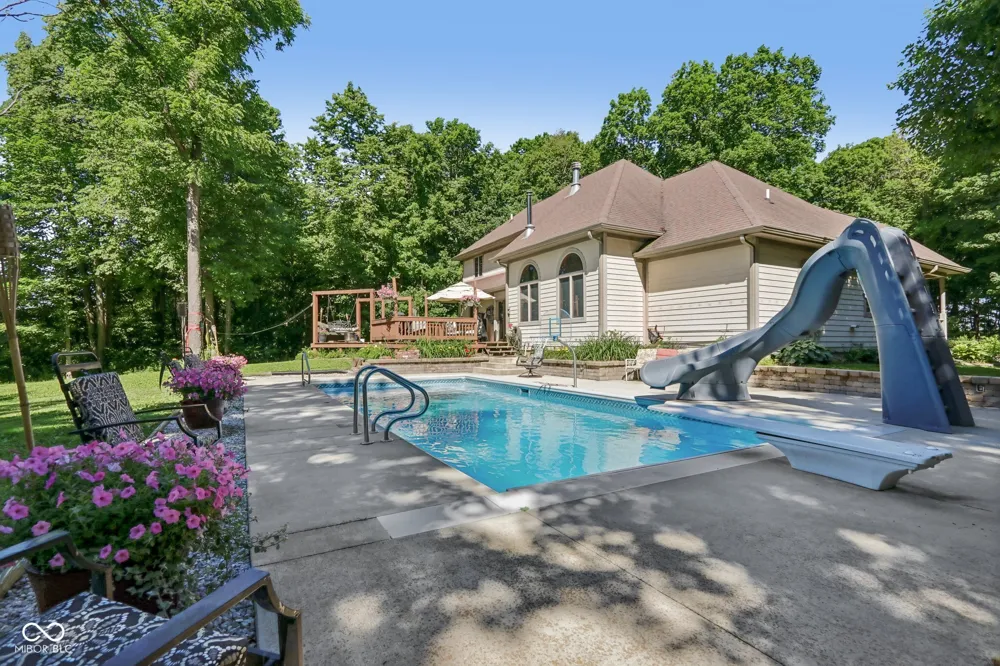 397 E 1650 Summitville, IN 46070