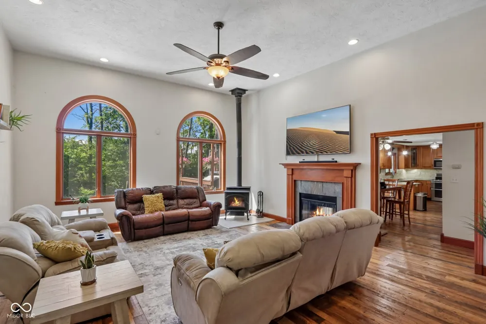 397 E 1650 Summitville, IN 46070