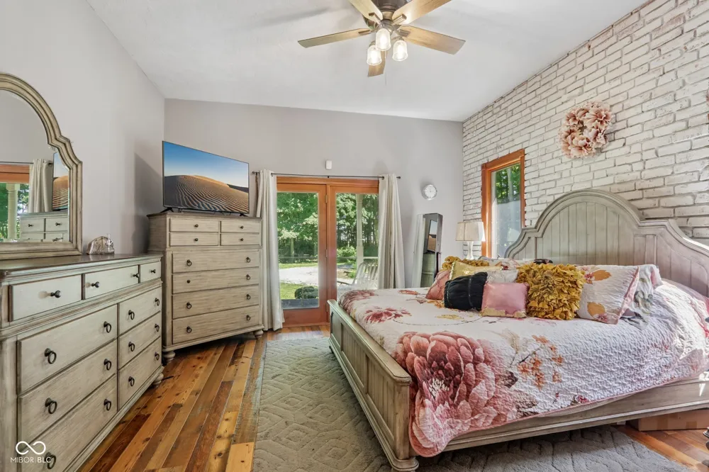 397 E 1650 Summitville, IN 46070