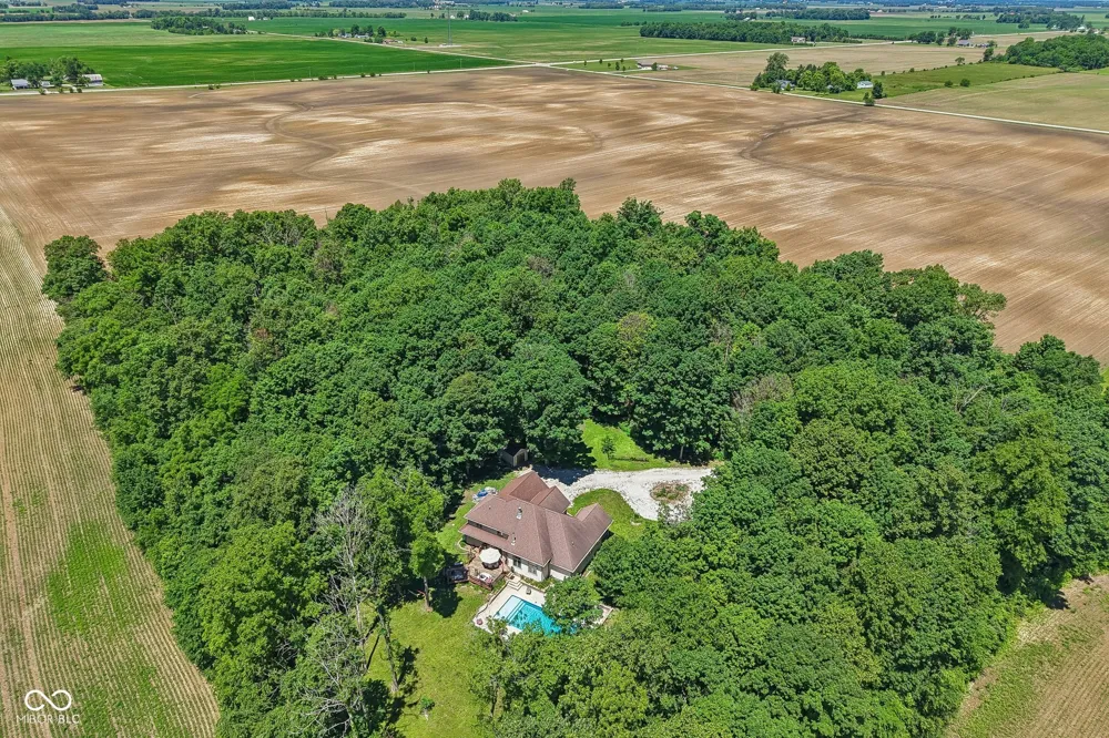 397 E 1650 Summitville, IN 46070