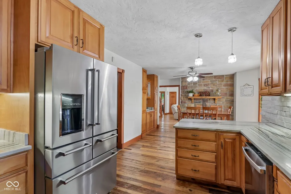 397 E 1650 Summitville, IN 46070