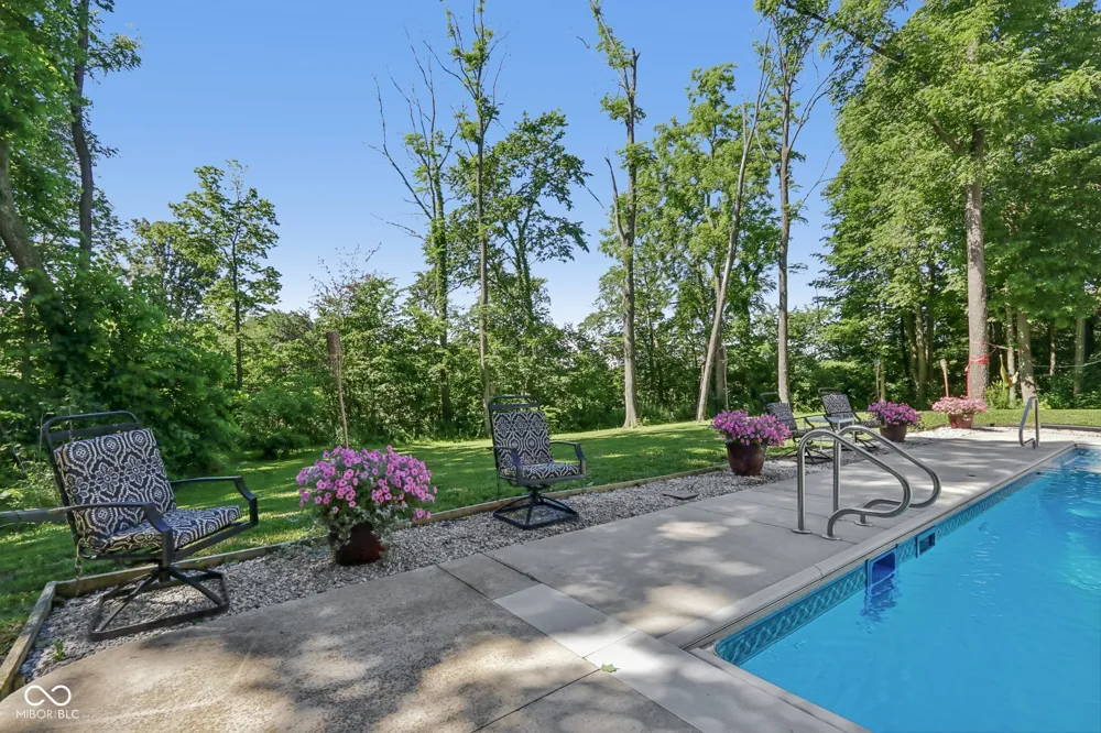 397 E 1650 Summitville, IN 46070