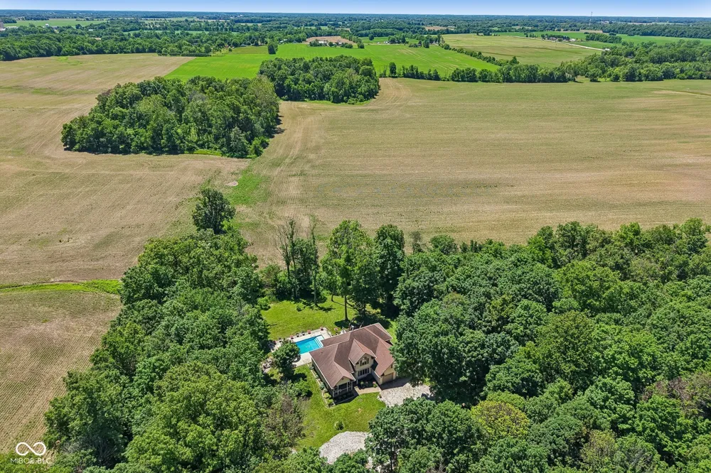 397 E 1650 Summitville, IN 46070