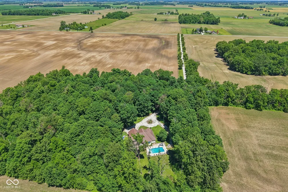 397 E 1650 Summitville, IN 46070