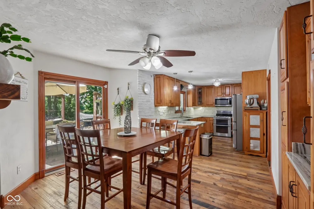 397 E 1650 Summitville, IN 46070