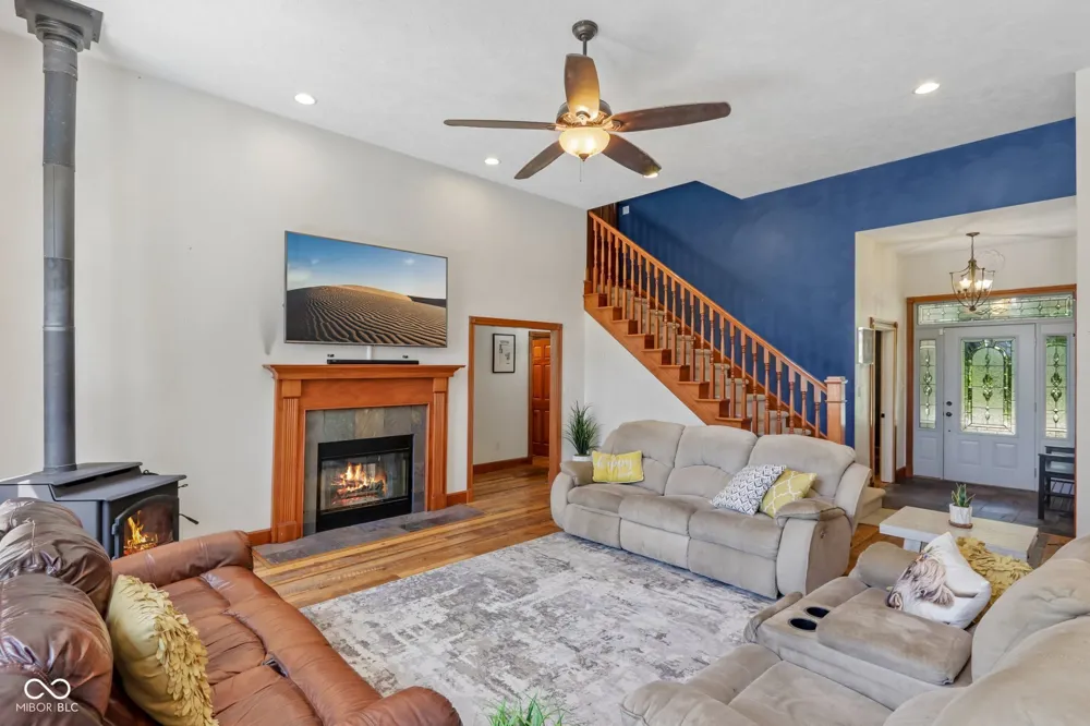 397 E 1650 Summitville, IN 46070