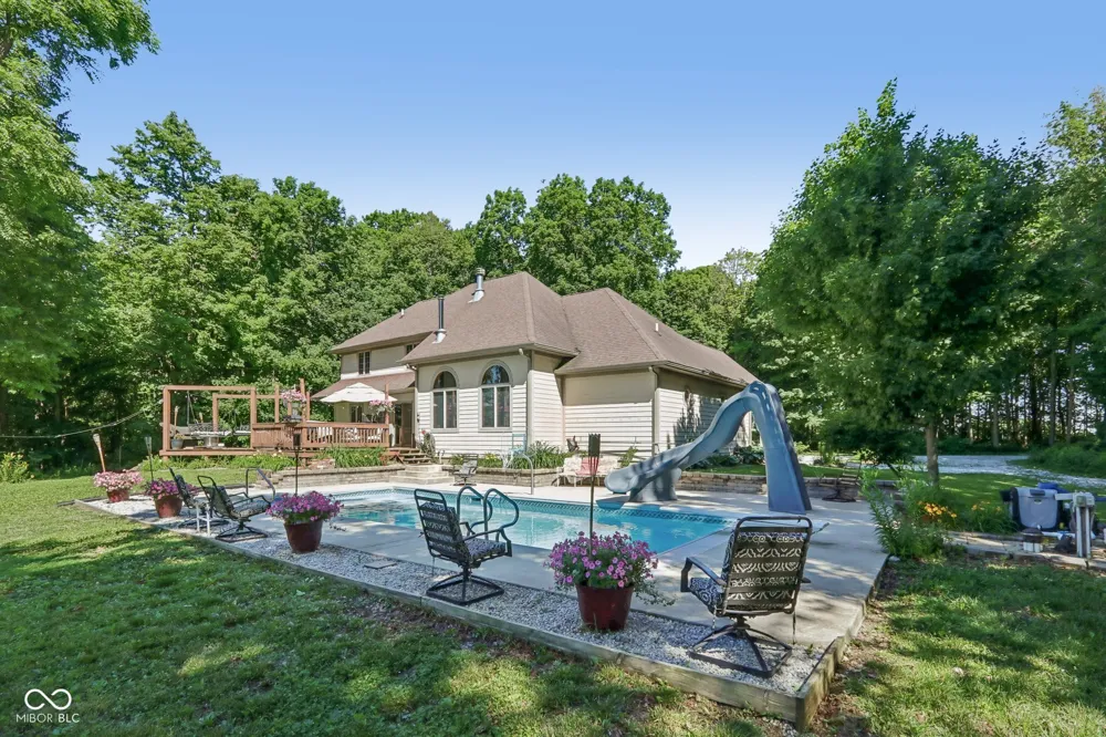 397 E 1650 Summitville, IN 46070