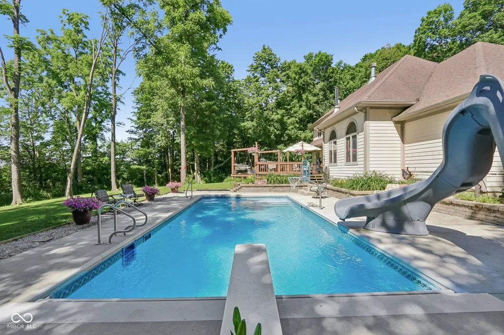 397 E 1650 Summitville, IN 46070