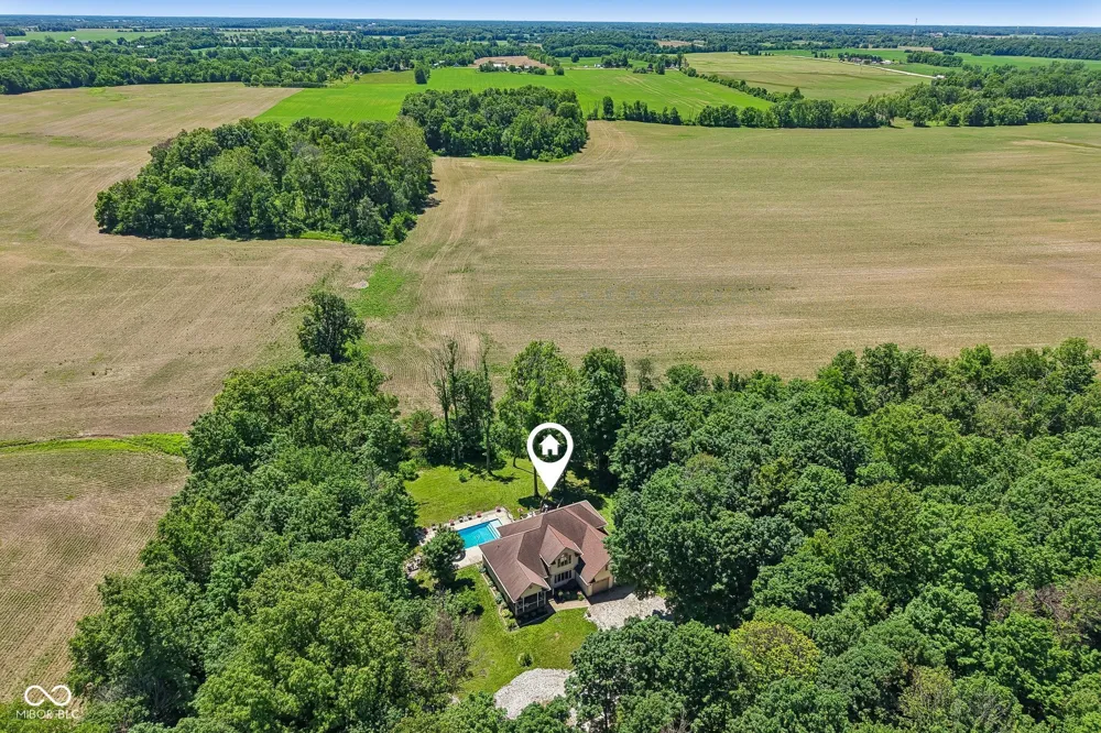 397 E 1650 Summitville, IN 46070