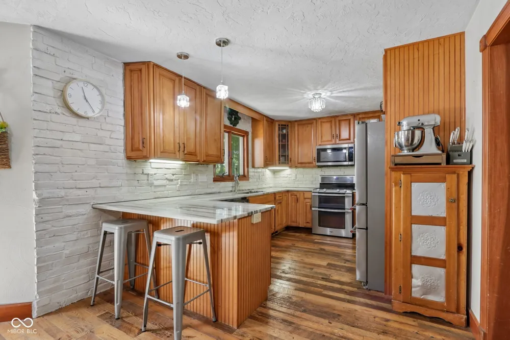 397 E 1650 Summitville, IN 46070