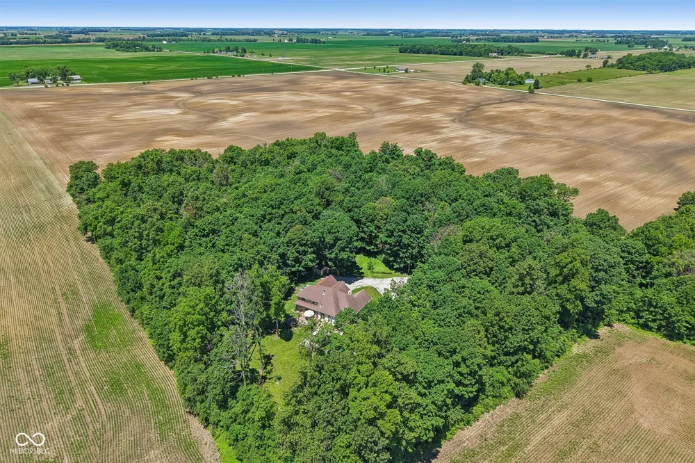 397 E 1650 Summitville, IN 46070