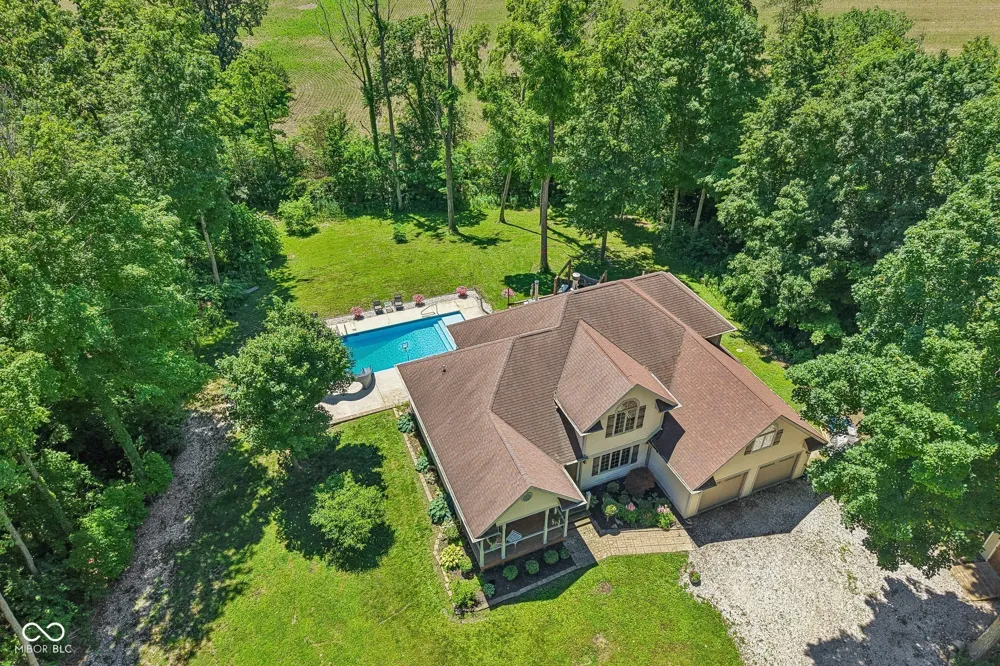 397 E 1650 Summitville, IN 46070