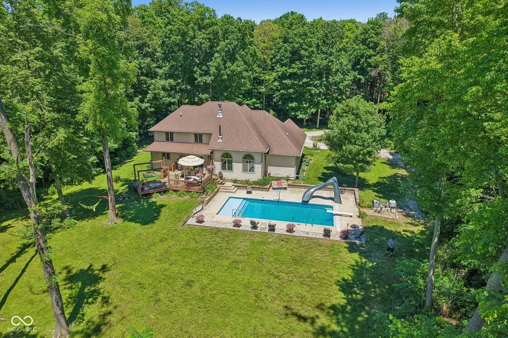 397 E 1650 Summitville, IN 46070