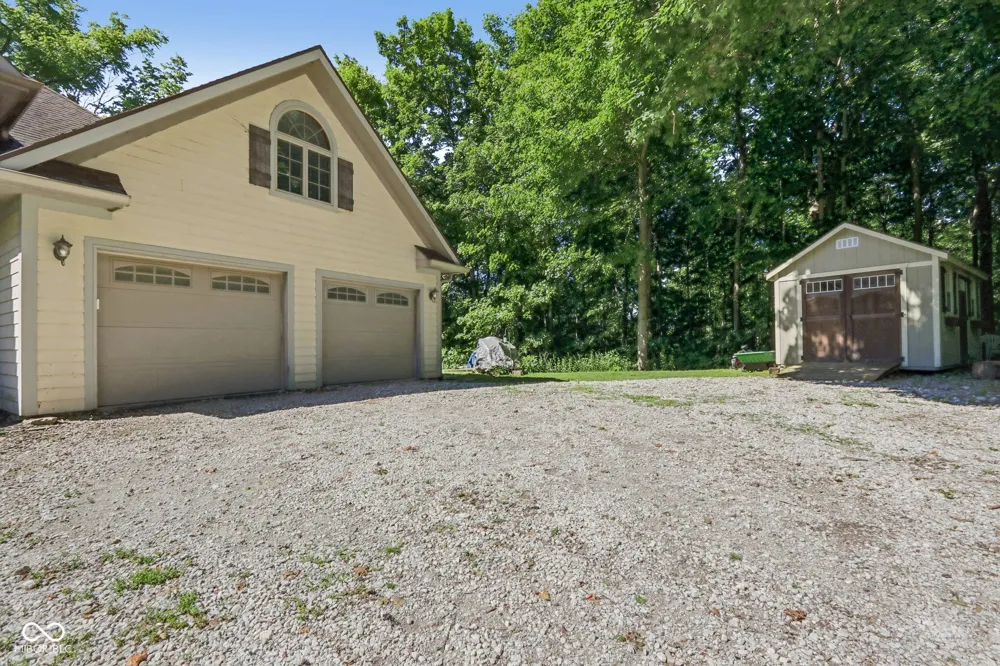 397 E 1650 Summitville, IN 46070